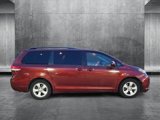 Used 2014 Toyota Sienna LE image 4