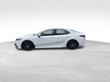 Used 2022 Toyota Camry SE image 2