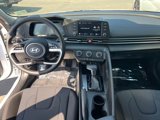 Certified 2025 Hyundai Elantra SE w/ Cargo Package image 5