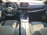Used 2023 Nissan Rogue SV image 2
