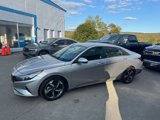 Used 2023 Hyundai Elantra SEL w/ Convenience Package image 2