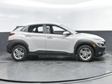 Used 2022 Hyundai Kona SE image 4