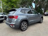 Certified 2024 Volkswagen Taos SE image 3