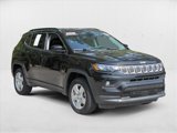 Used 2022 Jeep Compass Latitude image 3