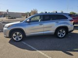 Used 2017 Toyota Highlander Limited image 2