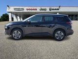 Used 2025 Nissan Rogue SV w/ SV Premium Package image 3