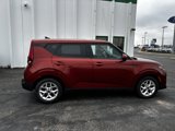 Used 2022 Kia Soul LX w/ Technology Package image 6