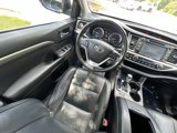 Used 2018 Toyota Highlander SE image 4