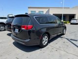 Used 2017 Chrysler Pacifica Touring-L Plus w/ Advanced Safetytec Group image 5
