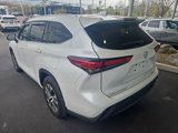 Used 2022 Toyota Highlander XLE image 6