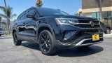 Used 2022 Volkswagen Taos SEL w/ Panoramic Sunroof Package image 5