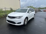 Used 2017 Chrysler Pacifica Touring-L image 3