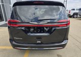 New 2025 Chrysler Pacifica Select image 5