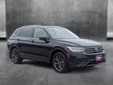 Used 2022 Volkswagen Tiguan SE w/ Panoramic Sunroof Package image 3