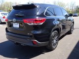 Used 2017 Toyota Highlander SE image 6