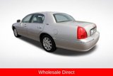 Used 2011 Lincoln Town Car Signature Limited image 4