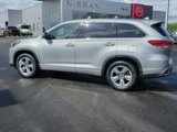 Used 2017 Toyota Highlander Limited image 6