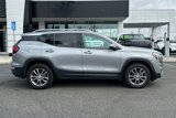 Used 2024 GMC Terrain SLT image 3