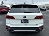 Certified 2024 Volkswagen Taos SE w/ Panoramic Sunroof Package image 6