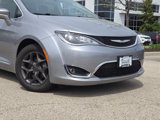 Used 2017 Chrysler Pacifica Touring-L image 2