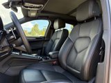 Used 2025 Porsche Macan image 5