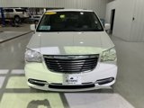 Used 2012 Chrysler Town & Country Touring image 3