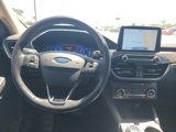 Used 2020 Ford Escape Titanium image 3
