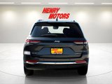 Used 2023 Jeep Grand Cherokee Laredo image 4