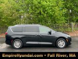 Used 2020 Chrysler Pacifica Touring-L image 3