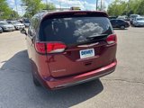 Used 2017 Chrysler Pacifica Touring-L image 3