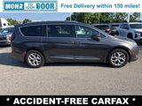 Used 2020 Chrysler Pacifica Touring-L image 2