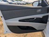New 2025 Hyundai Elantra Limited image 5