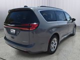 Used 2023 Chrysler Pacifica Limited image 4