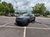 Used 2017 Jeep Grand Cherokee Altitude image 2