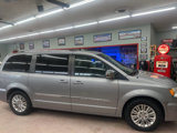 Used 2015 Chrysler Town & Country Limited Platinum image 6