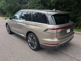 Used 2020 Lincoln Aviator Reserve w/ Equipment Group 202A image 3