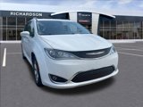 Used 2017 Chrysler Pacifica Touring-L Plus image 3