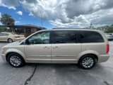 Used 2013 Chrysler Town & Country Touring-L w/ Driver Convenience Group image 3