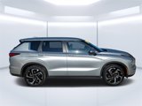 Used 2022 Mitsubishi Outlander SE image 2