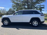 Used 2022 Jeep Grand Cherokee Laredo w/ Luxury Tech Group I image 2