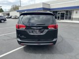 Used 2019 Chrysler Pacifica Touring-L image 4