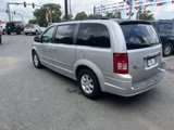 Used 2010 Chrysler Town & Country Touring image 4