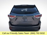 Used 2015 Toyota Highlander LE image 5