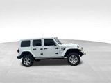 Used 2018 Jeep Wrangler Unlimited Sahara image 3