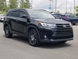 Used 2017 Toyota Highlander SE image 2