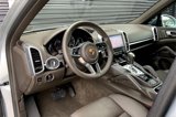 Certified 2017 Porsche Cayenne Platinum Edition image 4