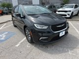 Used 2023 Chrysler Pacifica Touring-L image 3