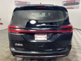 Used 2021 Chrysler Pacifica Touring-L image 4