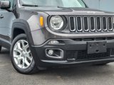 Used 2017 Jeep Renegade Latitude image 2