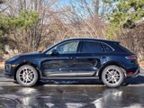 Certified 2024 Porsche Macan image 2